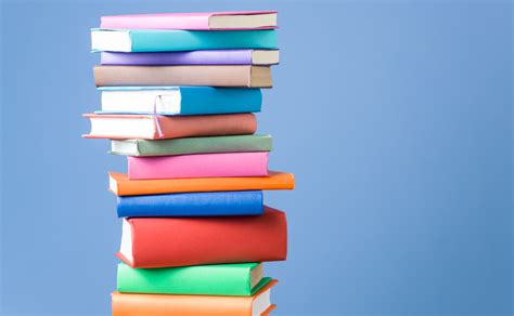 How Many Books Can You Read at Once: A Diverse Perspective on Multitasking Reading